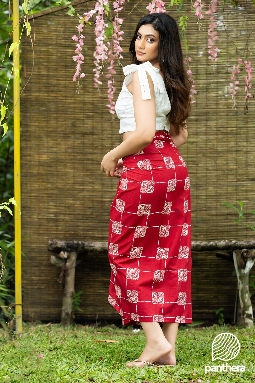 Abstract Printed Lungi (Included Buckle)