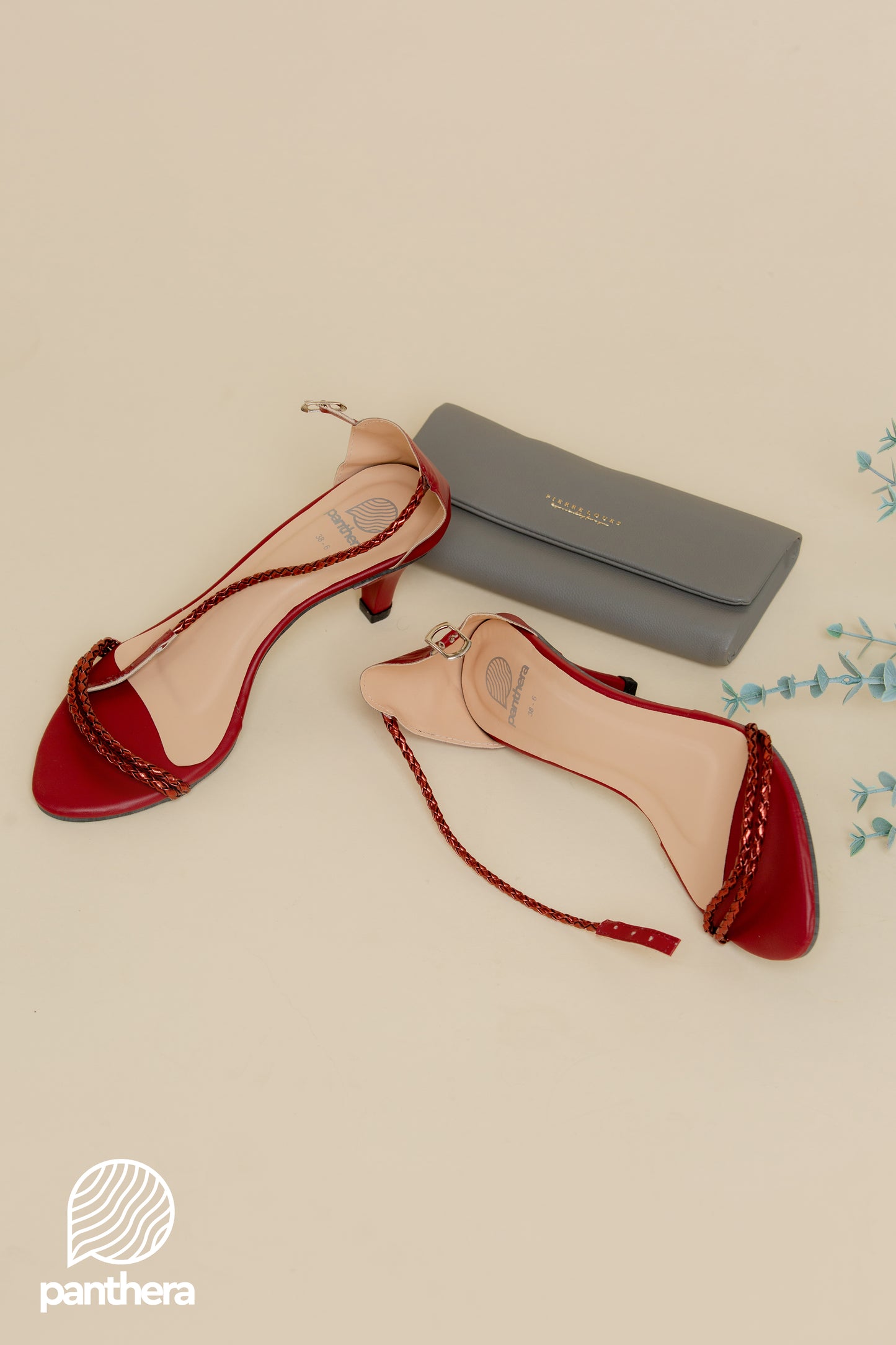 Simple Office Shoe with Point Heel