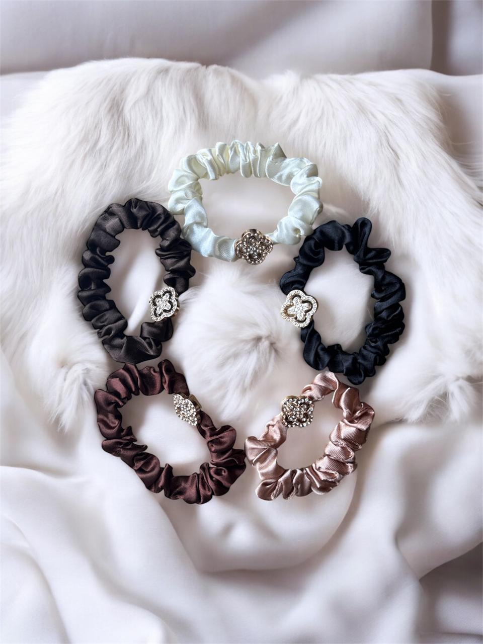 Elegant Pearl Flower Hair Band