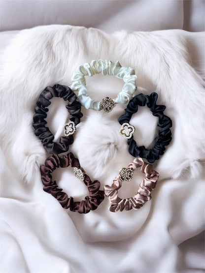 Elegant Pearl Flower Hair Band