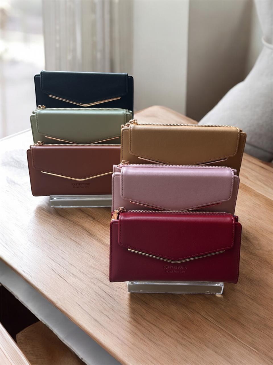 Elegant Zip Wallet