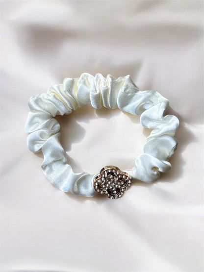Elegant Pearl Flower Hair Band