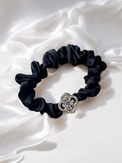 Elegant Pearl Flower Hair Band