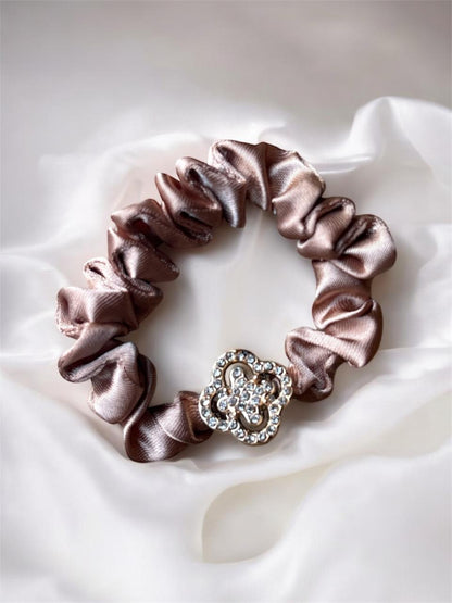 Elegant Pearl Flower Hair Band